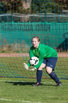 Bild 130 - B-Juniorinnen Krummesser SV - SV Henstedt Ulzburg : Ergebnis: 0:3